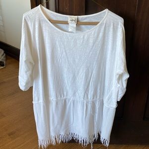 Daytrip white tunic. Size large. Pre-owned.